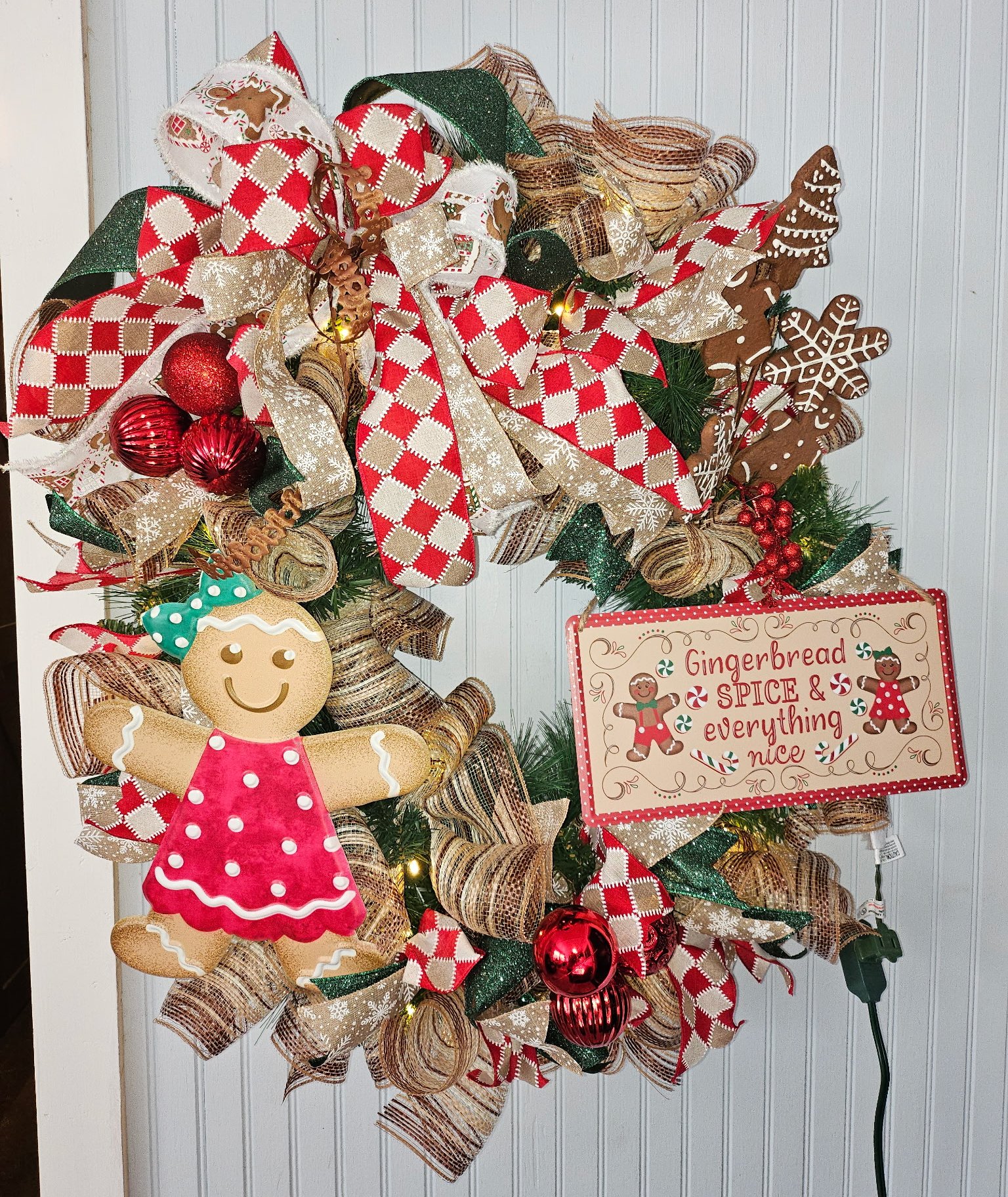 Lighted Gingerbread Christmas Wreath