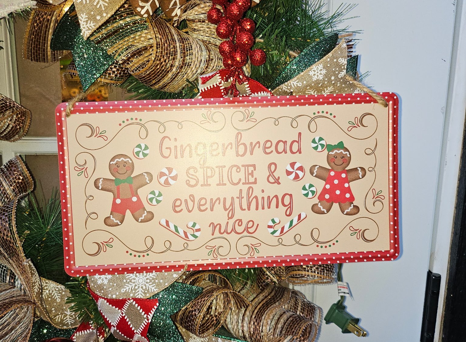 Lighted Gingerbread Christmas Wreath image 3