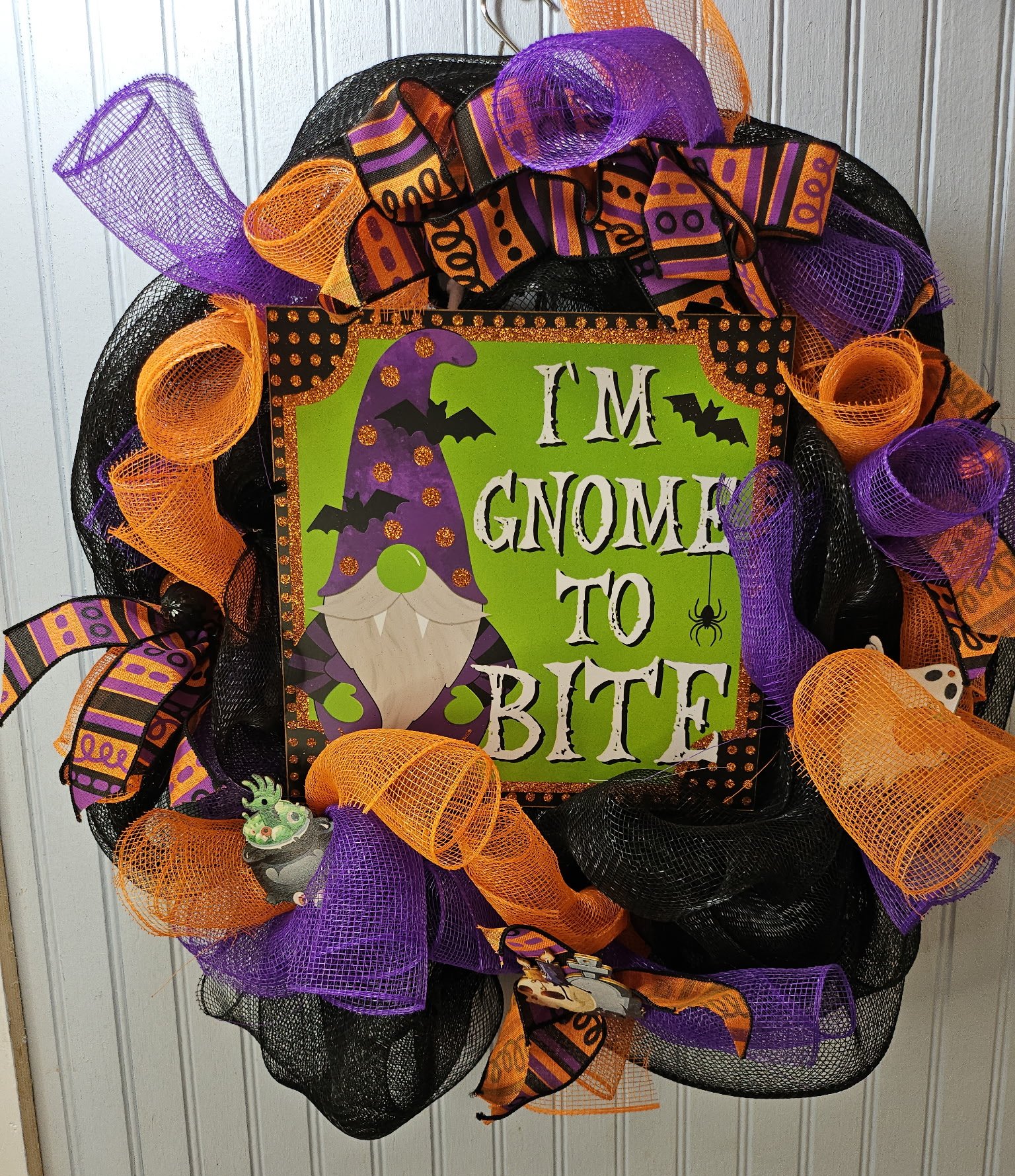 Halloween Gnome Wreath with Orange, Purple, and Black Mesh and Punny Sign