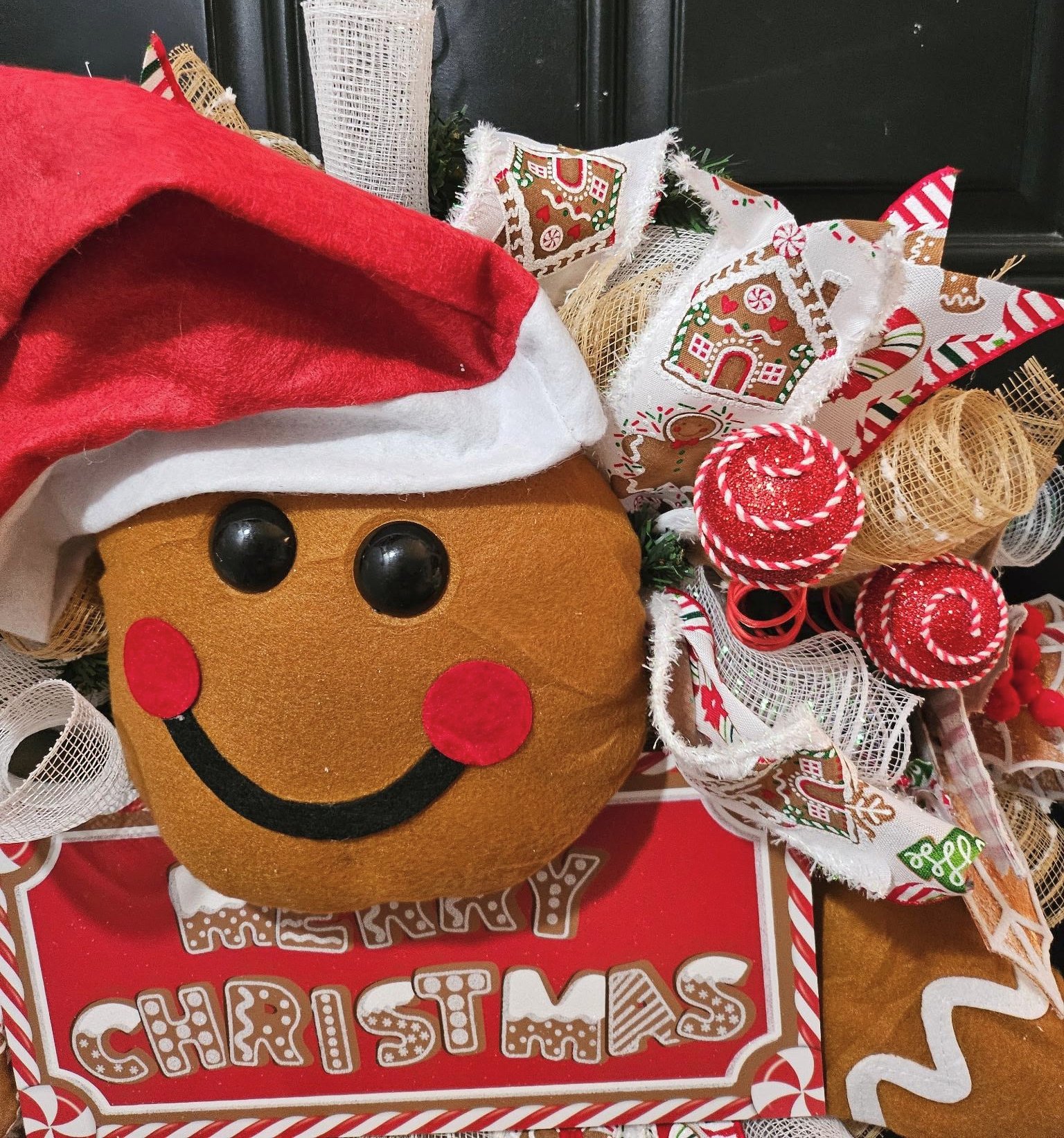 Gingerbread Figure Wreath image 3