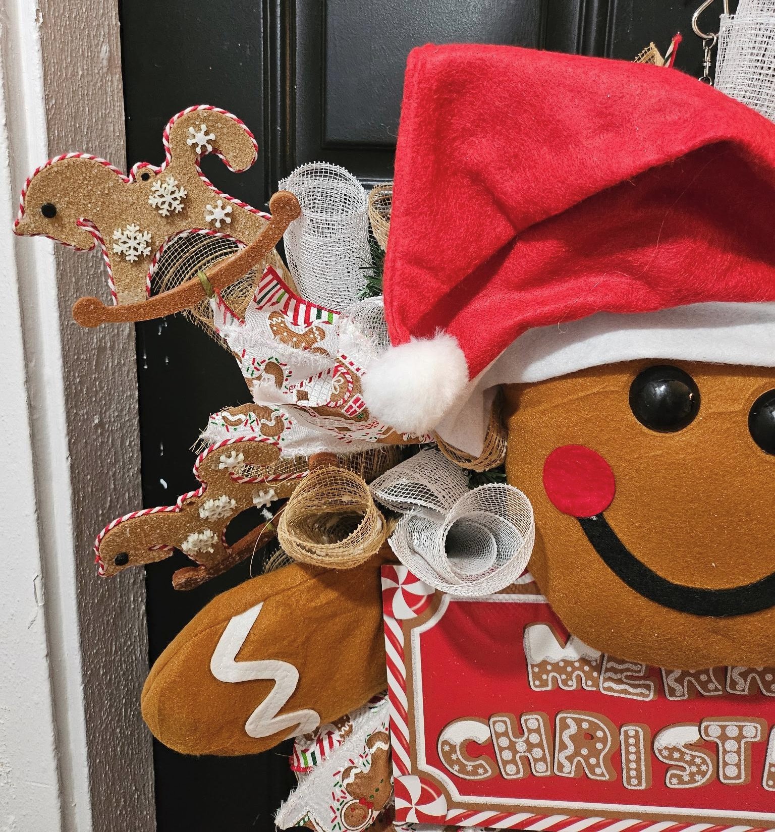 Gingerbread Figure Wreath image 2