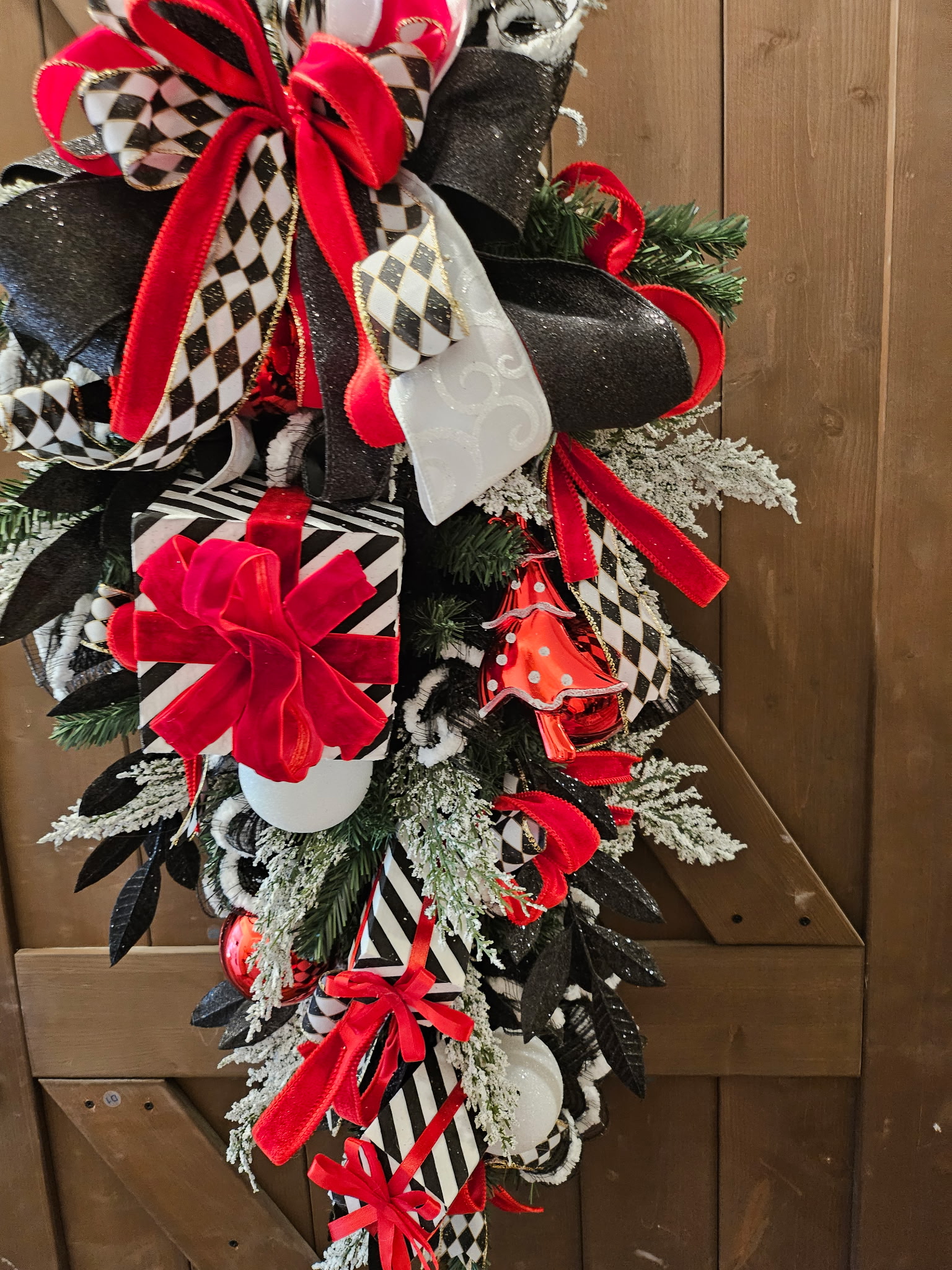 Red, White & Black Christmas Present Swag image 3
